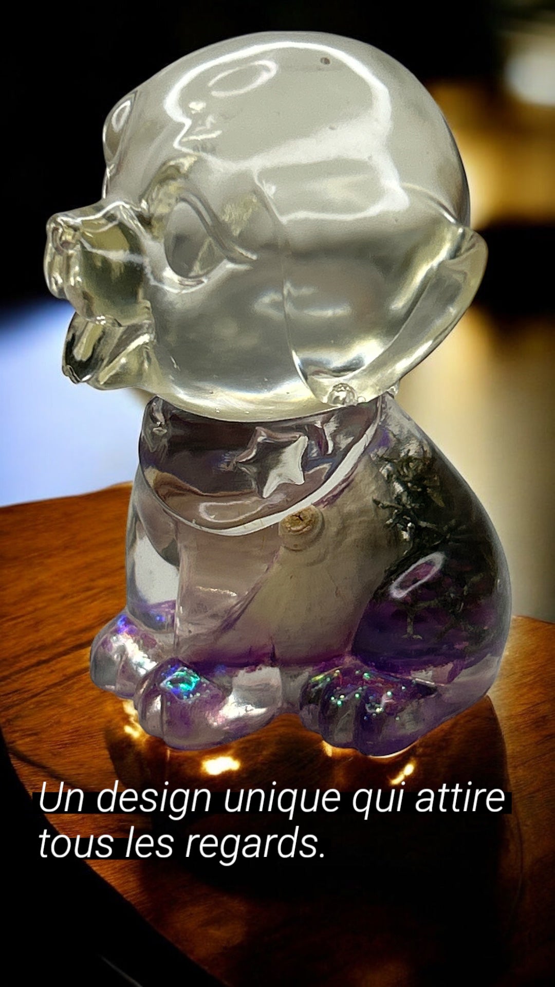 Figurine Chien avec des fleures séchées en résine époxy