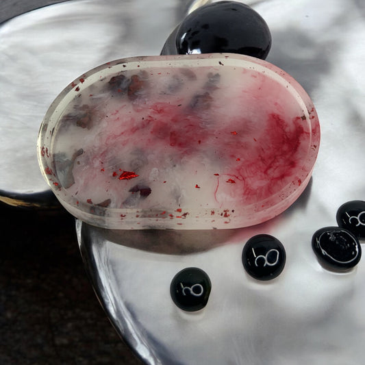 Oval tray, dried petals in epoxy resin
