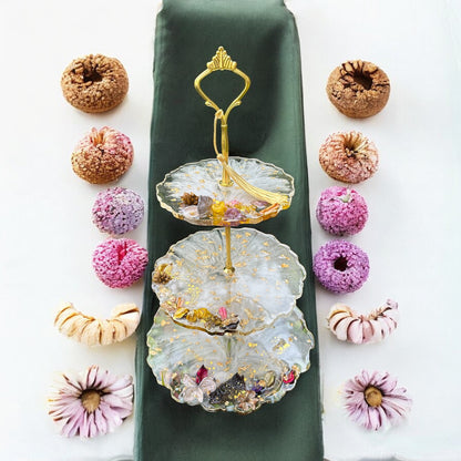 Présentoir à gâteaux, fleurs séchées, feuilles d'Or 18 Carats en résine époxy