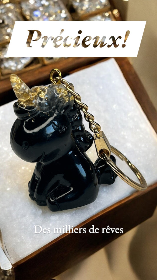 Licorne porte-clés avec des feuilles d'Or 18 Carats en résine époxy