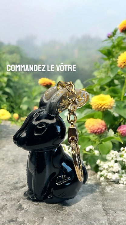 Figurine Lapin avec des Feuilles d'Or 18 Carats en résine époxy