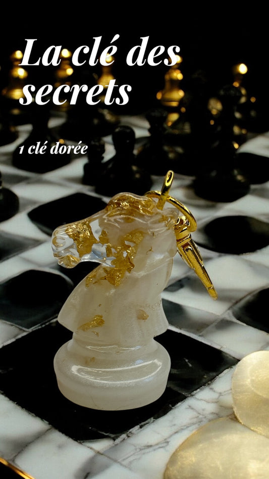 Porte-clés d'échecs avec des feuilles d'Or 18 Carats en résine époxy