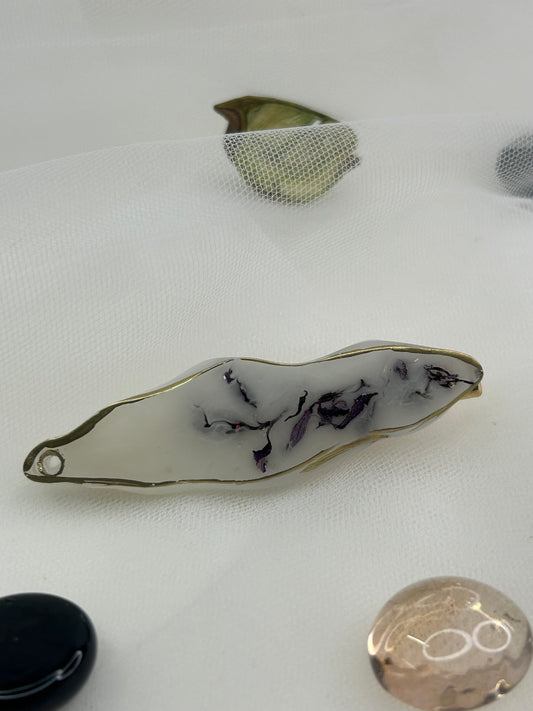 Barrette à cheveux avec des fleurs séchées en résine époxy