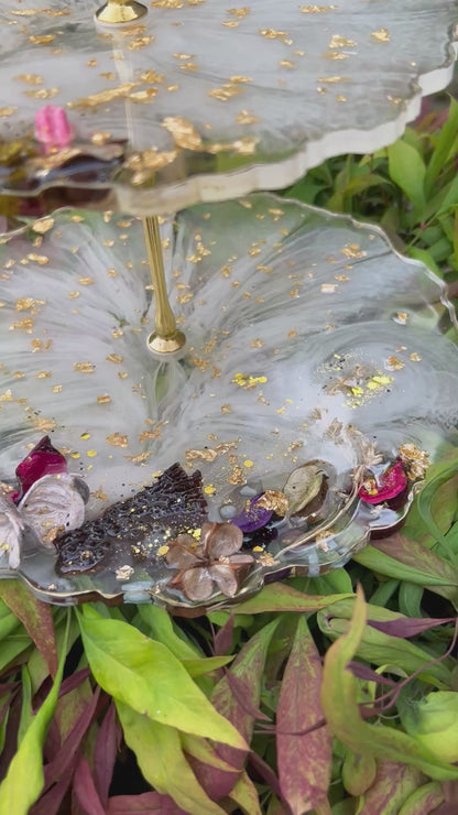 Présentoir à gâteaux, fleurs séchées, feuilles d'Or 18 Carats en résine époxy
