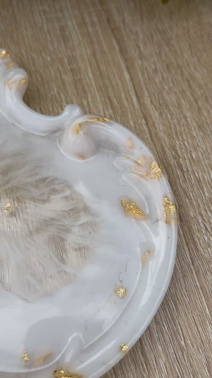 Plateau Ovale vintage avec des feuilles d'Or 18 Carats en résine époxy